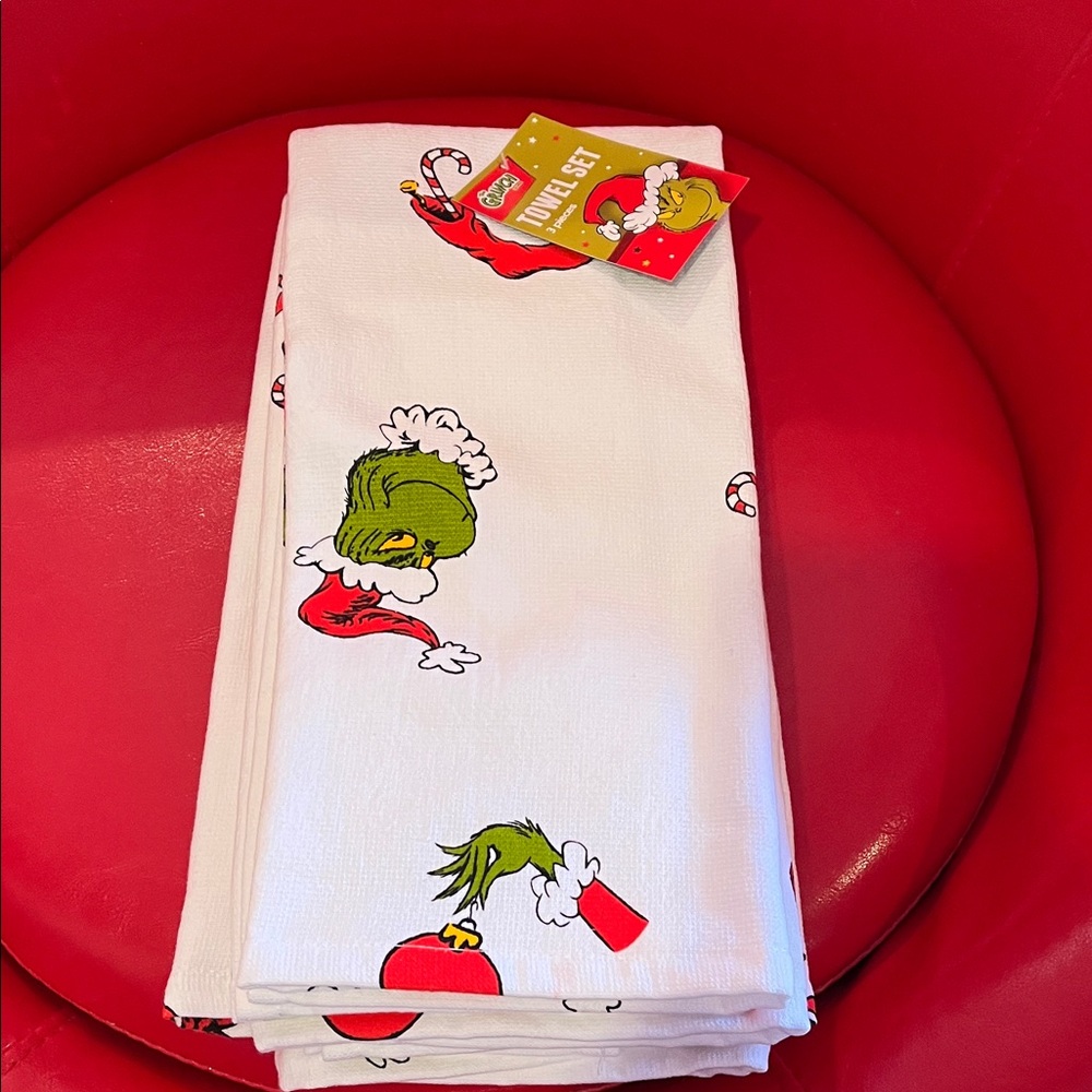 Dr. Seuss Grinch White and Red Tea Towels